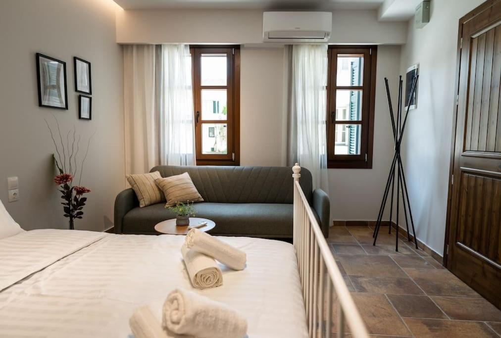 Paleologou In The Castle Apartment